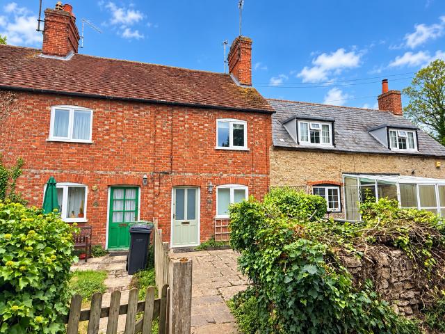 Church Lane, Abingdon OX13 2 bed terraced house to rent £1,400 pcm £323 pw