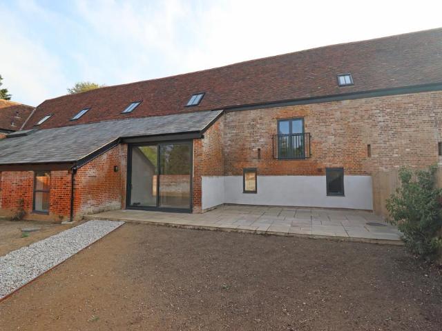 Church Lane, Beaumont 5 bed barn conversion to rent £4,250 pcm £981 pw