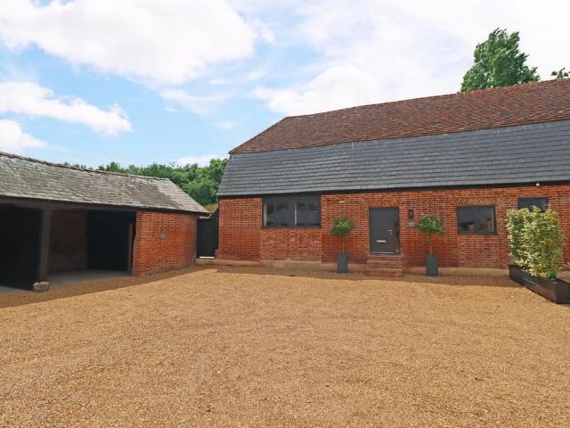 Church Lane, Beaumont 3 bed barn conversion to rent £2,250 pcm £519 pw
