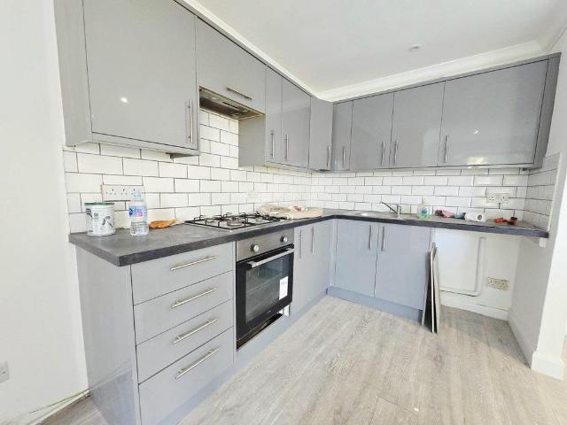 Church Lane, Crouch End 2 bed flat to rent £2,250 pcm £519 pw
