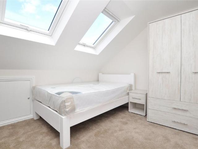 Church Lane East, Aldershot GU11 1 bed apartment to rent £875 pcm £202 pw