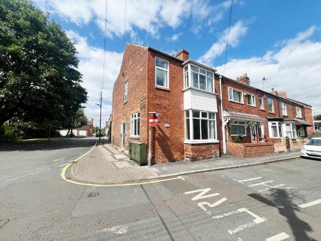 Church Lane, Ferryhill 3 bed end of terrace house to rent £750 pcm £173 pw