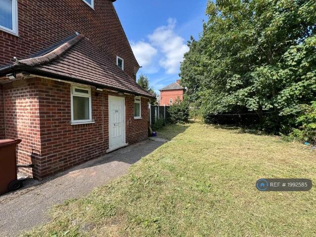 Church Lane, Manchester, M9 2 bed flat to rent £1,000 pcm £231 pw