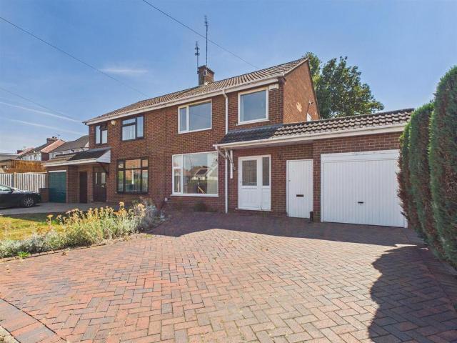 Church Lane, Nuneaton, CV10 0EZ 3 bed house to rent £1,250 pcm £288 pw