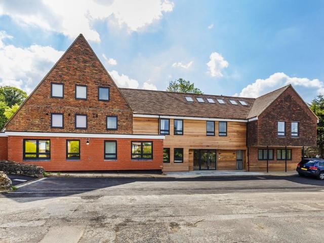 Church Lane, Oxted RH8 1 bed ground floor flat to rent £1,500 pcm £346 pw