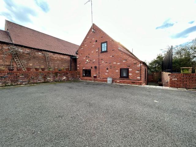 Church Lane, Stratford Upon Avon CV37, 3 bed property to rent, £1,900 pcm | PrimeLocation