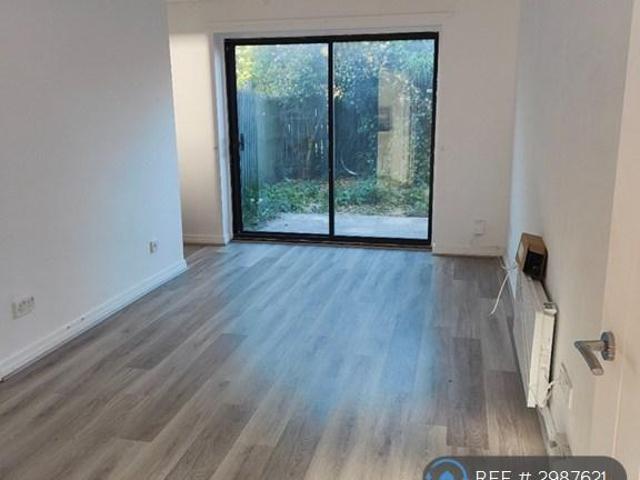 Church Mews, Nottingham, NG2 2 bed terraced house to rent £950 pcm £219 pw