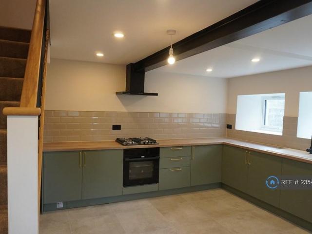Church St, Chorley, PR7 2 bed terraced house to rent £1,110 pcm £256 pw