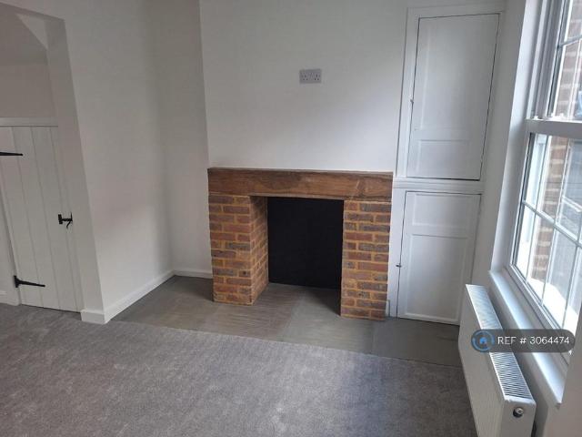 Church St, Great Missenden, HP16 2 bed terraced house to rent £1,999 pcm £461 pw