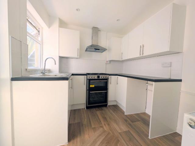 Church Street, Mountain Ash CF45, 3 bed terraced house to rent, £825 pcm | PrimeLocation