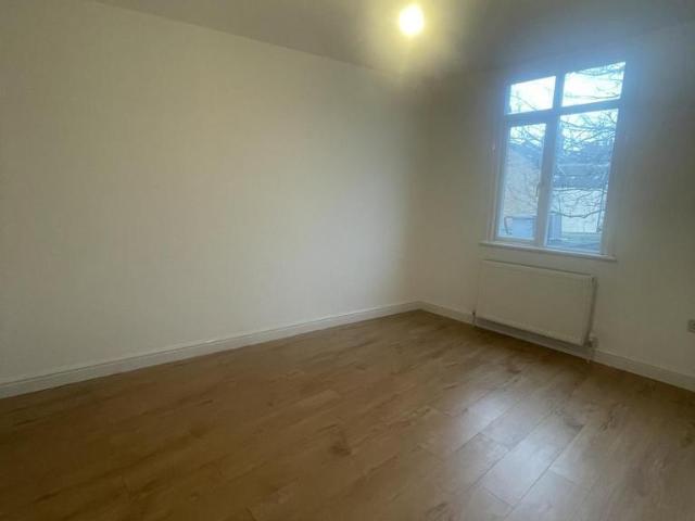 Church Street, N9 2 bed flat to rent £1,750 pcm £404 pw