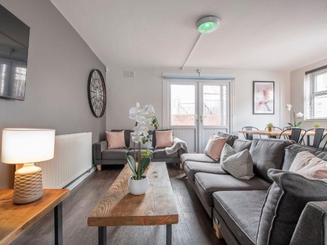 Church Street, Nottingham NG7, 7 bed flat to rent, £476 pppm | PrimeLocation