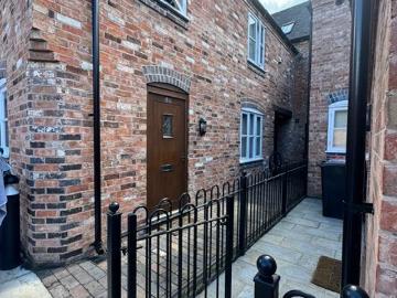 Church Street, Atherstone CV9, 2 bed flat to rent, £795 pcm | PrimeLocation