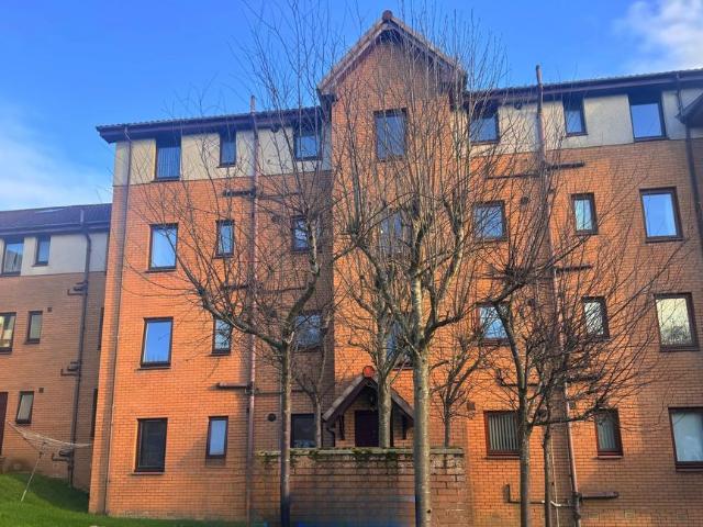 Church Street, Baillieston G69 2 bed flat to rent £850 pcm £196 pw