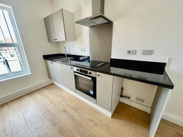 Church Street, Bentley, Doncaster DN5, 2 bed flat to rent, £700 pcm | PrimeLocation
