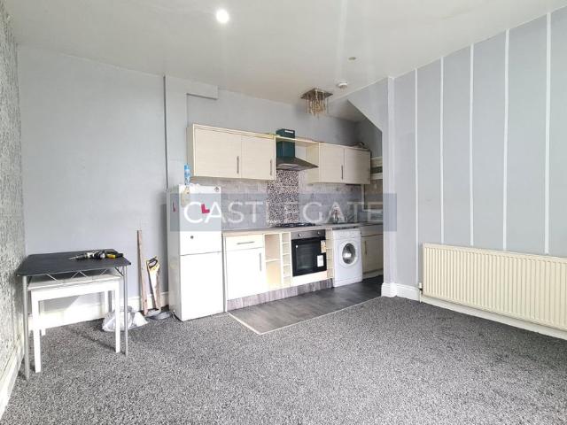 Church Street, Crosland Moor, Huddersfield, West Yorkshire HD4, 3 bed terraced house to rent, £750 pcm | PrimeLocation