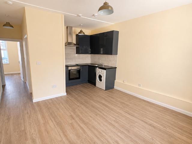 Church Street, Croydon CR0, 2 bed flat to rent, £1,800 pcm | PrimeLocation