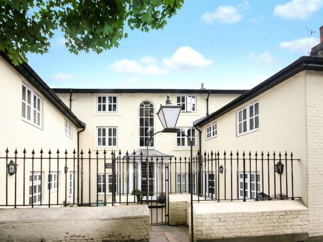 Church Street, Dorking RH4, 2 bed maisonette to rent, £1,400 pcm | PrimeLocation