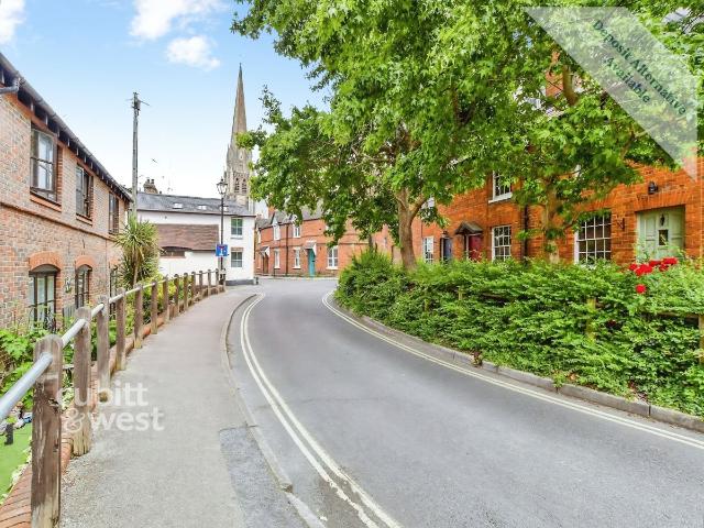 Church Street, Dorking RH4, 2 bed terraced house to rent, £1,650 pcm | PrimeLocation
