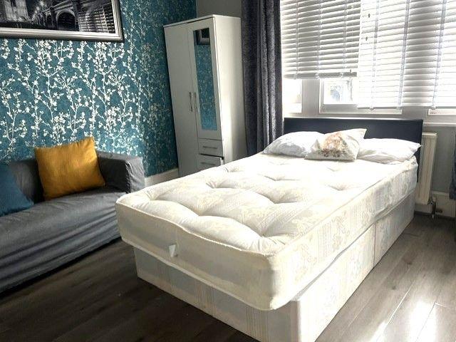 Church Street, Edmonton N9, 1 bed flat to rent, £1,400 pcm | PrimeLocation