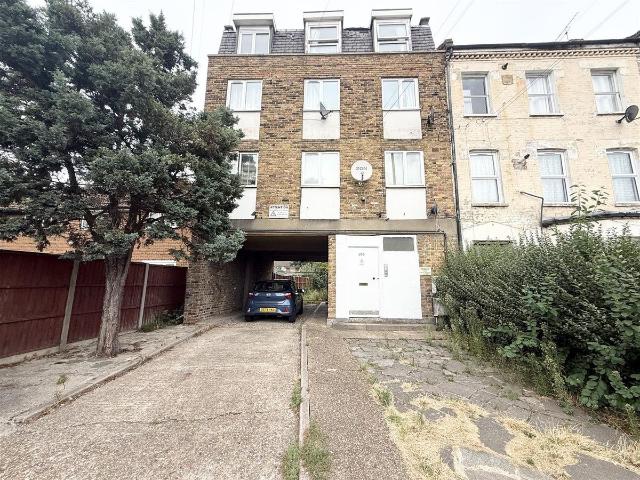 Church Street, Edmonton N9, 2 bed flat to rent, £1,700 pcm | PrimeLocation