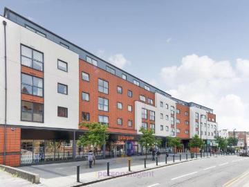 Church Street, Epsom 2 bed apartment to rent £1,750 pcm £404 pw