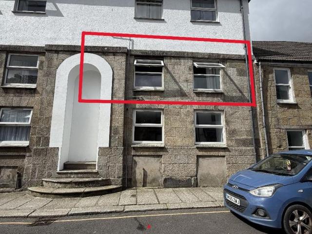 Church Street, Helston 3 bed apartment to rent £900 pcm £208 pw