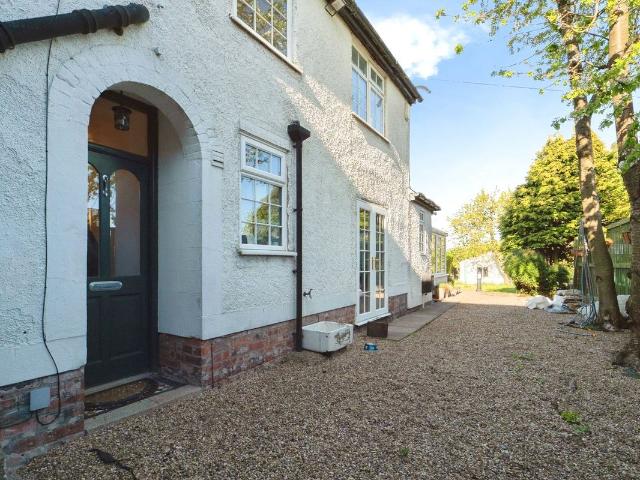 Church Street, Kirkby In Ashfield, Nottingham, Nottinghamshire NG17, 3 bed detached house to rent, £1,350 pcm | PrimeLocation