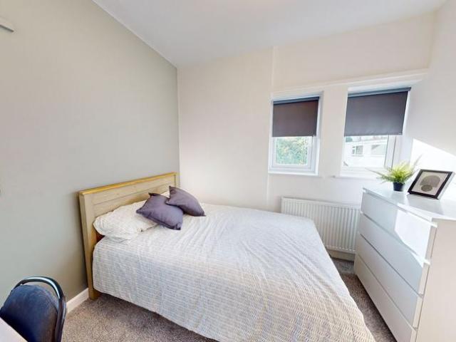 Church Street, Lenton, NG7 6 bed semi detached house to rent £2,799 pcm £646 pw