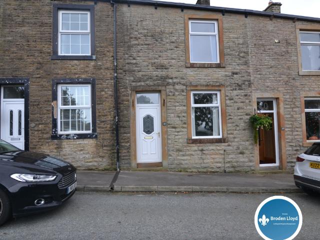Church Street, Read BB12 2 bed terraced house to rent £735 pcm £170 pw