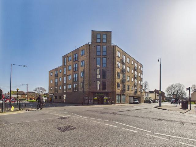 Church Street, Slough, Berkshire SL1, 1 bed flat to rent, £1,350 pcm | PrimeLocation