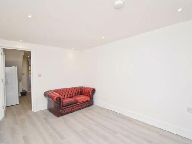 Church Street, Walton on Thames, KT12