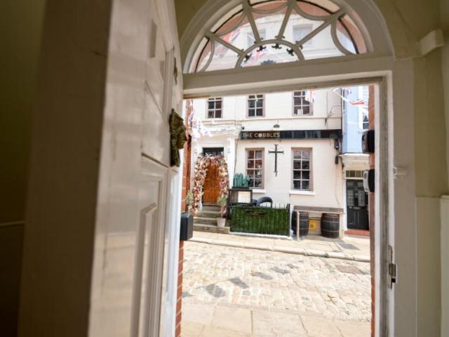 Church Street, Windsor 1 bed apartment to rent £1,950 pcm £450 pw