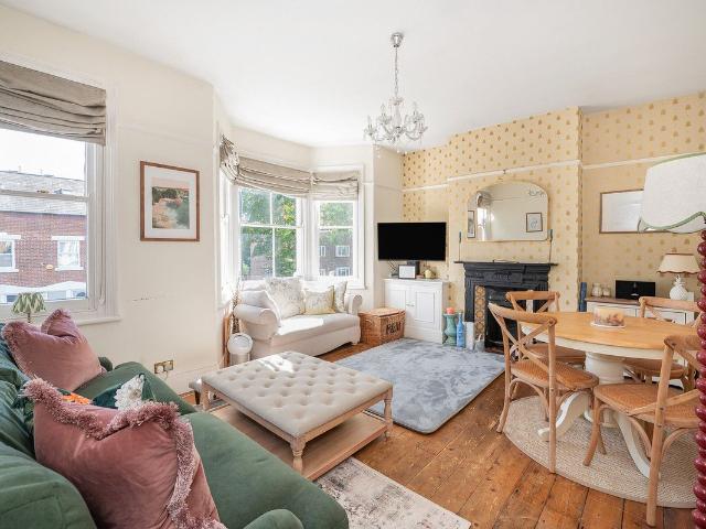 Church Path, Chiswick W4, 2 bed flat to rent, £2,500 pcm | PrimeLocation