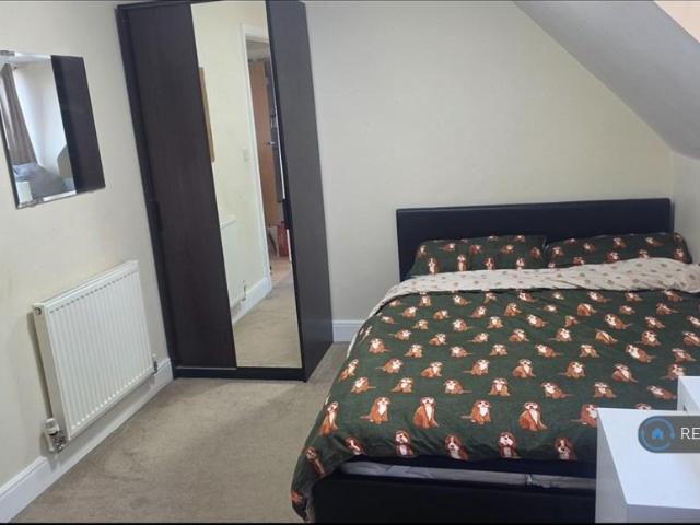Church Road, 14 Church Road, TW15 1 bed in a flat share to rent £700 pcm £162 pw