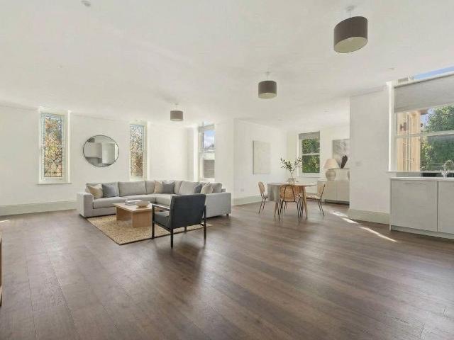 Church Road, Tunbridge Wells, Kent TN1, 2 bed flat to rent, £2,200 pcm | PrimeLocation