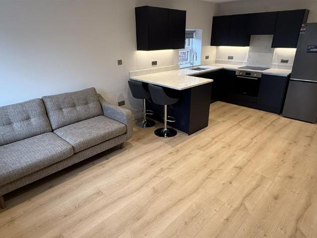 Church Road, Urmston. M41, 2 bed flat to rent, £1,250 pcm | PrimeLocation
