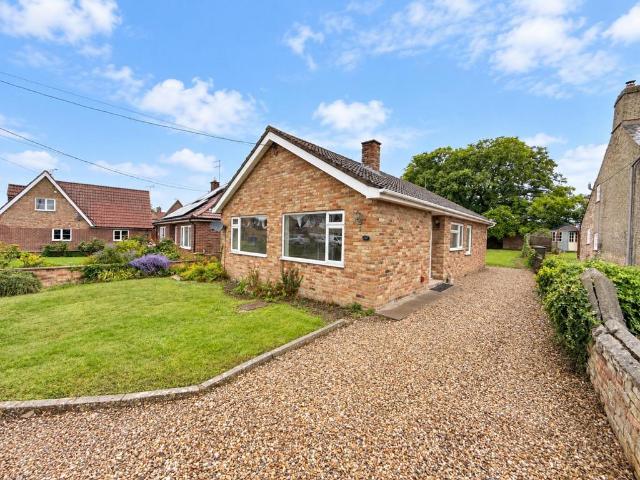 Church Road, West Row IP28 2 bed detached bungalow to rent £1,250 pcm £288 pw