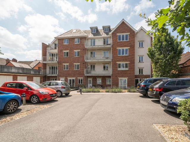 Church Road, Caversham, Reading, Berkshire RG4, 2 bed flat to rent, £1,750 pcm | PrimeLocation