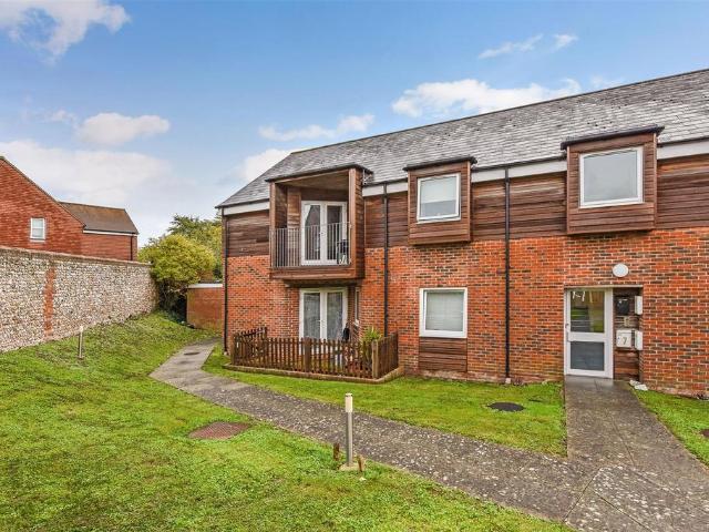 Church Road, Chichester 2 bed flat to rent £1,250 pcm £288 pw