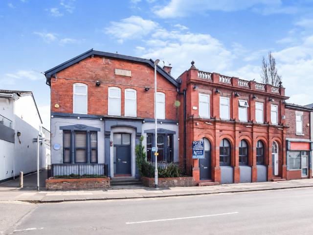 Church Road, Eccles M30, 2 bed flat to rent, £1,200 pcm | PrimeLocation