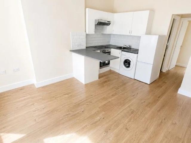 Church Road Harlesden, London NW10, 3 bed flat to rent, £3,000 pcm | PrimeLocation