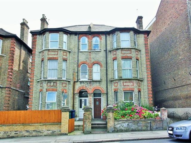 Church Road, Hendon NW4, 3 bed flat to rent, £1,950 pcm | PrimeLocation