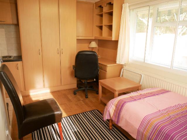 Church Road, Hounslow TW5, Studio to rent, £850 pcm | PrimeLocation
