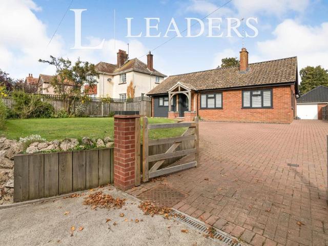 Church Road, Kessingland, Lowestoft. 3 bed bungalow to rent £1,650 pcm £381 pw