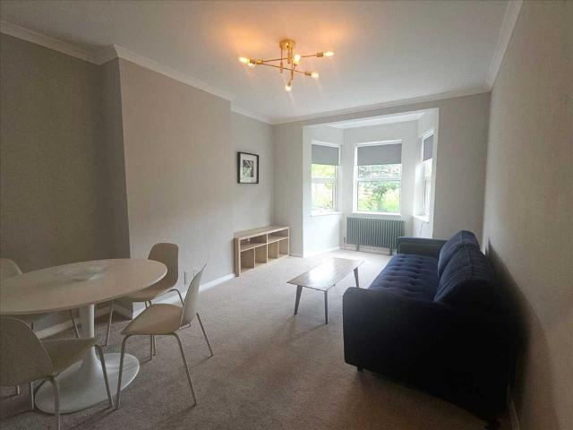 Church Road, London, London 2 bed apartment to rent £2,700 pcm £623 pw