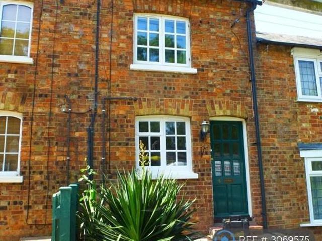 Church Road, Milton Keynes, MK17 2 bed terraced house to rent £1,195 pcm £276 pw