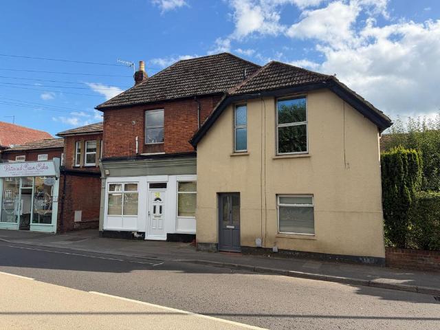 Church Road, Milford, GU8 2 bed flat to rent £1,400 pcm £323 pw