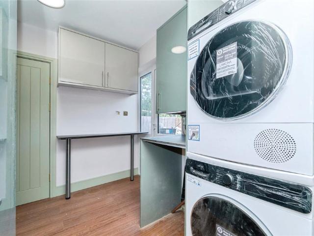 Church Road, Northolt, Middlesex, UB5 1 bed in a house share to rent £850 pcm £196 pw