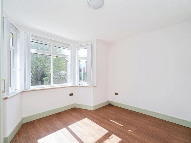 Church Road, Northolt, Middlesex, UB5 1 bed in a house share to rent £900 pcm £208 pw